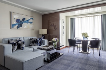 Suite (Ambassador)
