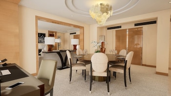 Grand Terrace Suite