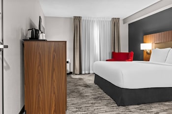 Room, 1 King Bed, Non Smoking (Upper Floor)
