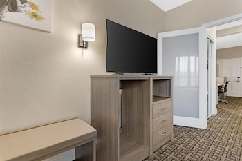 Suite, 1 King Bed, Non Smoking, Refrigerator & Microwave