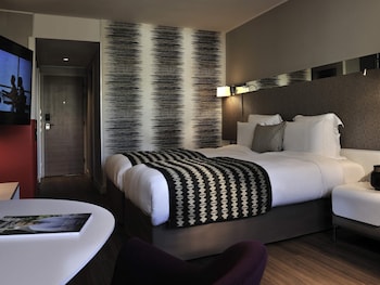 Superior Room, 2 Twin Beds, City View