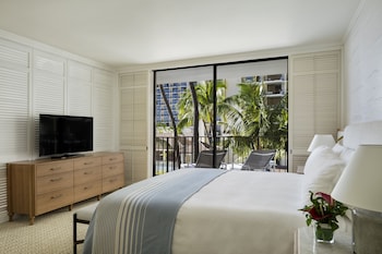 Suite, Pool View