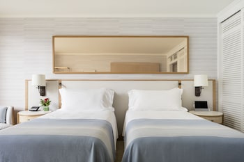 Room, 2 Twin Beds, Oceanfront (Twins)