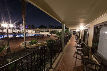 Room, 1 King Bed, Pool View