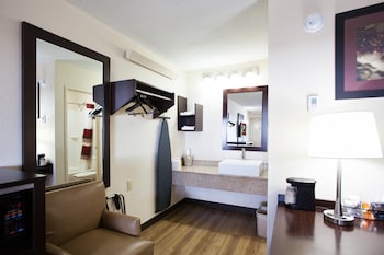 Superior Room, 1 King Bed (Smoke Free)