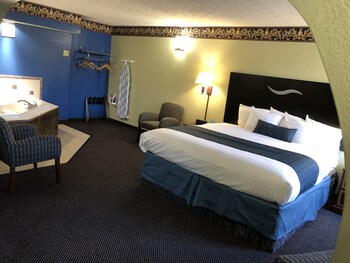 Luxury Suite, 1 King Bed, Non Smoking