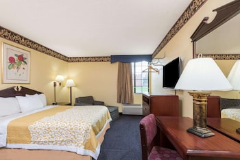 Room, 1 Queen Bed, Accessible, Non Smoking (Mobility)