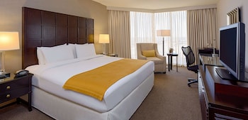 King Bed Corner Room Non Smoking