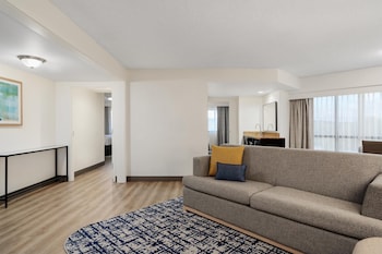 Family Suite, Multiple Beds, Microwave, Corner