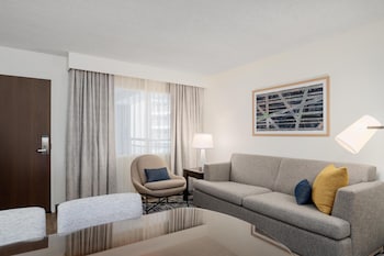 Premium Suite, 1 King Bed with Sofa bed, Microwave, Corner