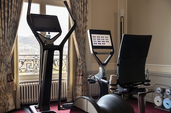 Suite, Tower