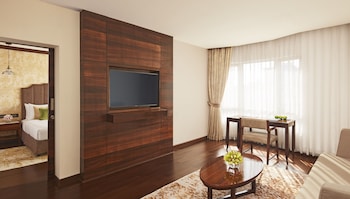 SeleQtions Suite, 1 King Bed, City View