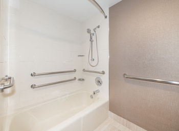 Suite, 2 Double Beds, Accessible, Bathtub
