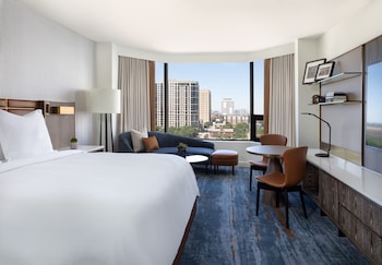 Deluxe Room, 1 King Bed