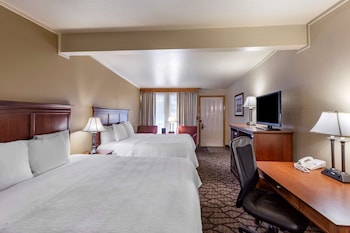 Standard Room, Multiple Beds, Non Smoking, Microwave