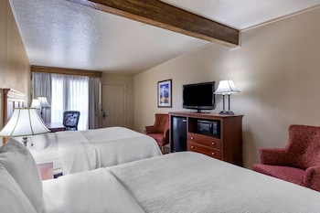 Standard Room, 2 Queen Beds, Accessible, Bathtub