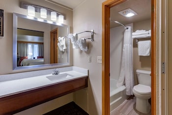 Standard Room, 2 Queen Beds, Accessible, Bathtub