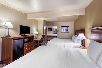Standard Room, 2 Queen Beds, Accessible, Bathtub