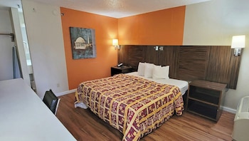 Standard Room, 1 King Bed, Non Smoking, Refrigerator & Microwave