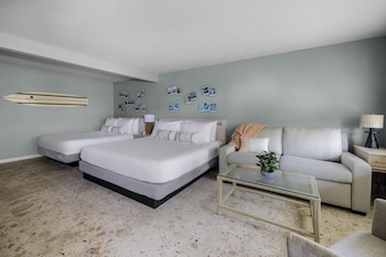 Room, Multiple Beds