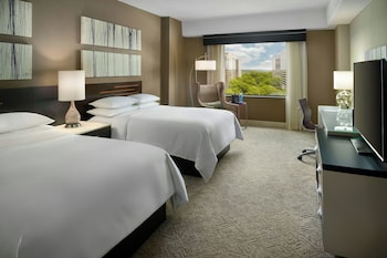 Club Room, 2 Queen Beds, Garden View