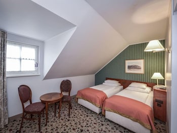 Standard Room, 2 Twin Beds, Mezzanine