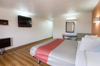 Deluxe Room, 1 King Bed, Accessible Bathtub, Non Smoking