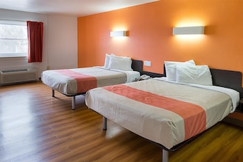 Deluxe Room, 2 Queen Beds, Non Smoking, Refrigerator & Microwave