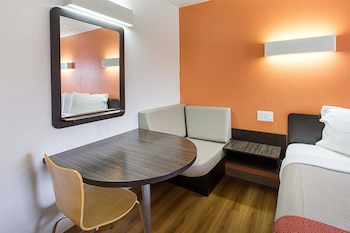 Deluxe Room, 1 King Bed, Non Smoking, Refrigerator & Microwave