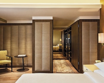Suite (Diplomat)
