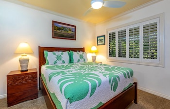 Condo, Beach View (B305)