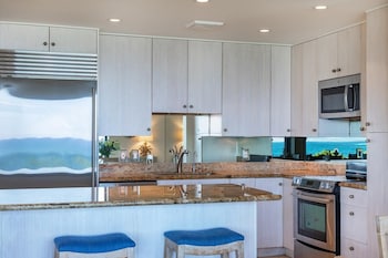 Condo, 3 Bedrooms, Oceanfront (F112)