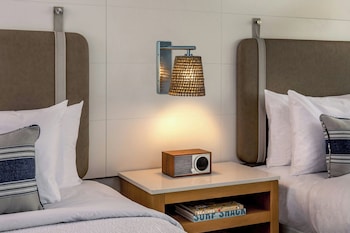 Room, 2 Queen Beds, City View