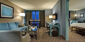 Junior Suite, 1 King Bed, Accessible (Accessible Tub)