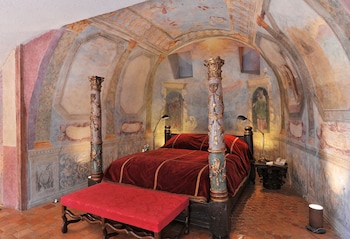 Superior Castle Suite - Beaujolais View