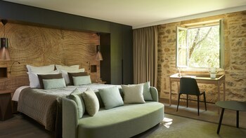 Chai Suite, 1 Queen Bed or 2 Single Beds (on request)