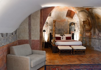 Superior Castle Suite, 1 Queen Bed