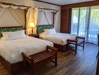 Premium Room, 2 Queen Beds, Garden View