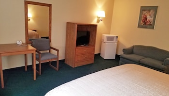 Suite, 1 King Bed, Non Smoking, Refrigerator & Microwave
