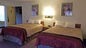 Suite, 2 Queen Beds, Non Smoking, Refrigerator & Microwave