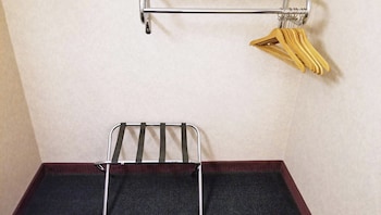 Traditional Room, 1 King Bed, Accessible, Non Smoking