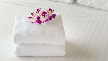 Traditional Room, 2 Queen Beds, Non Smoking, Private Bathroom