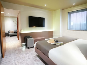 Family Suite, 1 King Bed with Sofa bed
