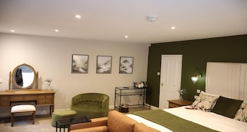 Standard Cottage, 1 King Bed, Non Smoking (Walk-in Shower)