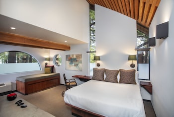 Middle Butterfly Room