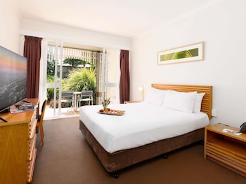 Room, 1 Queen Bed, Garden View (Resort)