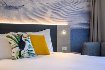 Executive Double Room, 2 Double Beds, Garden View