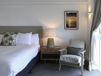 Deluxe Bungalow, 1 Double Bed, Overwater