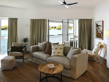 Deluxe Bungalow, 1 Double Bed, Overwater