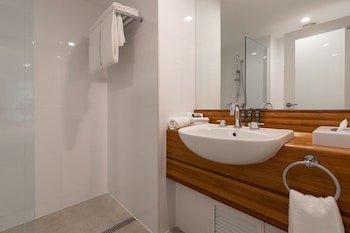 Classic Room, 2 Double Beds, Garden View